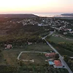Appartement Pola Kuce Sa Bazenom-eja