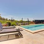 Pola Kuce Sa Bazenom-eja Appartement Kaštel