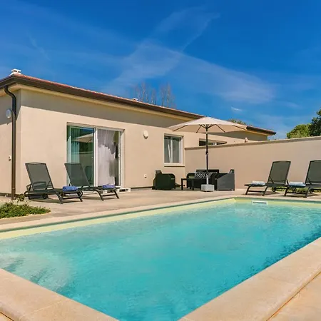 Pola Kuce Sa Bazenom-eja Appartement *